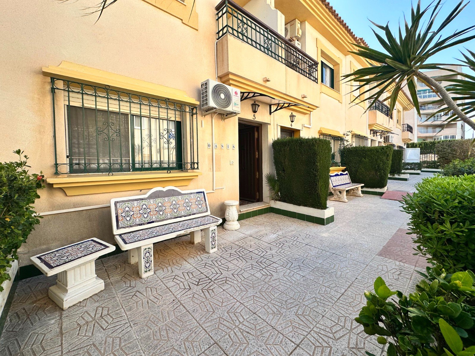 Villetta a schiera a Alicante, Spagna 3 camere da letto, 101 mq. N° 163122