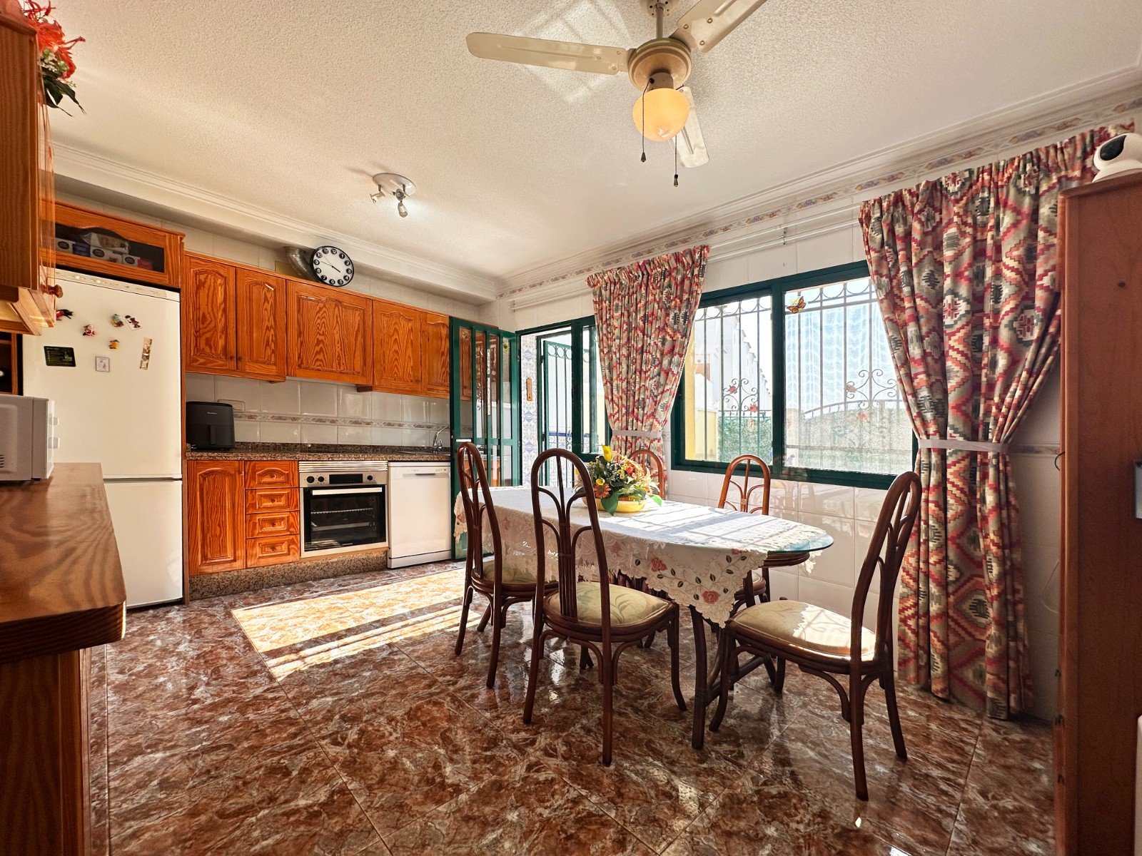 Villetta a schiera a Alicante, Spagna 3 camere da letto, 101 mq. N° 163122