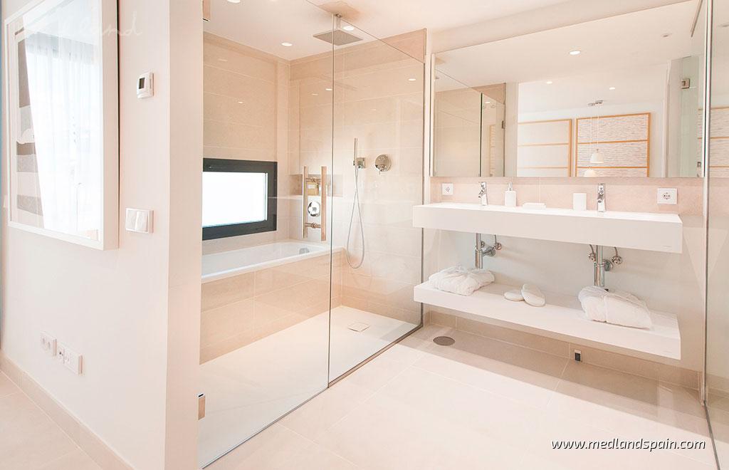 Apartment à Fuengirola, Malaga, Espagne 2 chambres, 86 m2 No. 144504