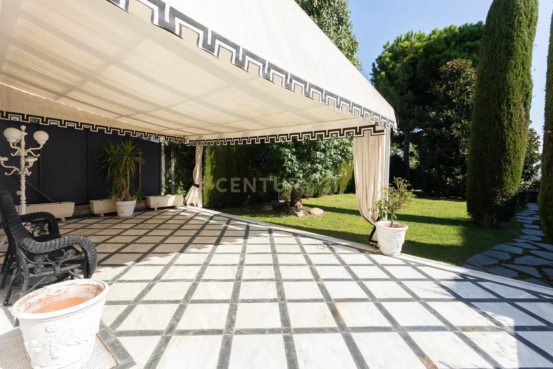 House in Barcelona, Spain 6 bedrooms, 695 sq.m. No. 167073