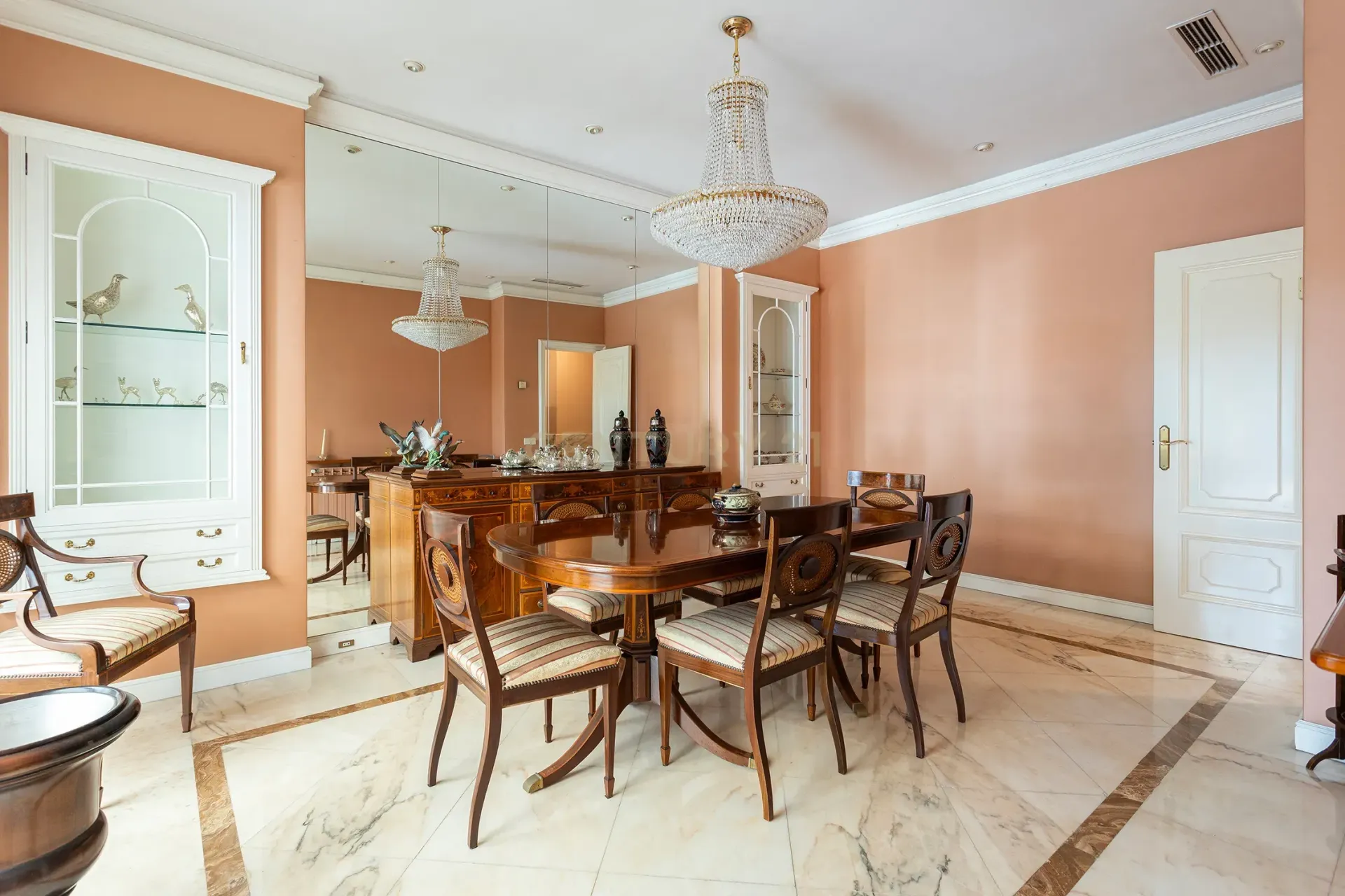 House in Barcelona, Spain 6 bedrooms, 695 sq.m. No. 167073