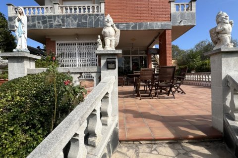 Hus i Olesa de Bonesvalls, Barcelona, Spanien 3 sovrum, 350 kvm. Nr. 195065