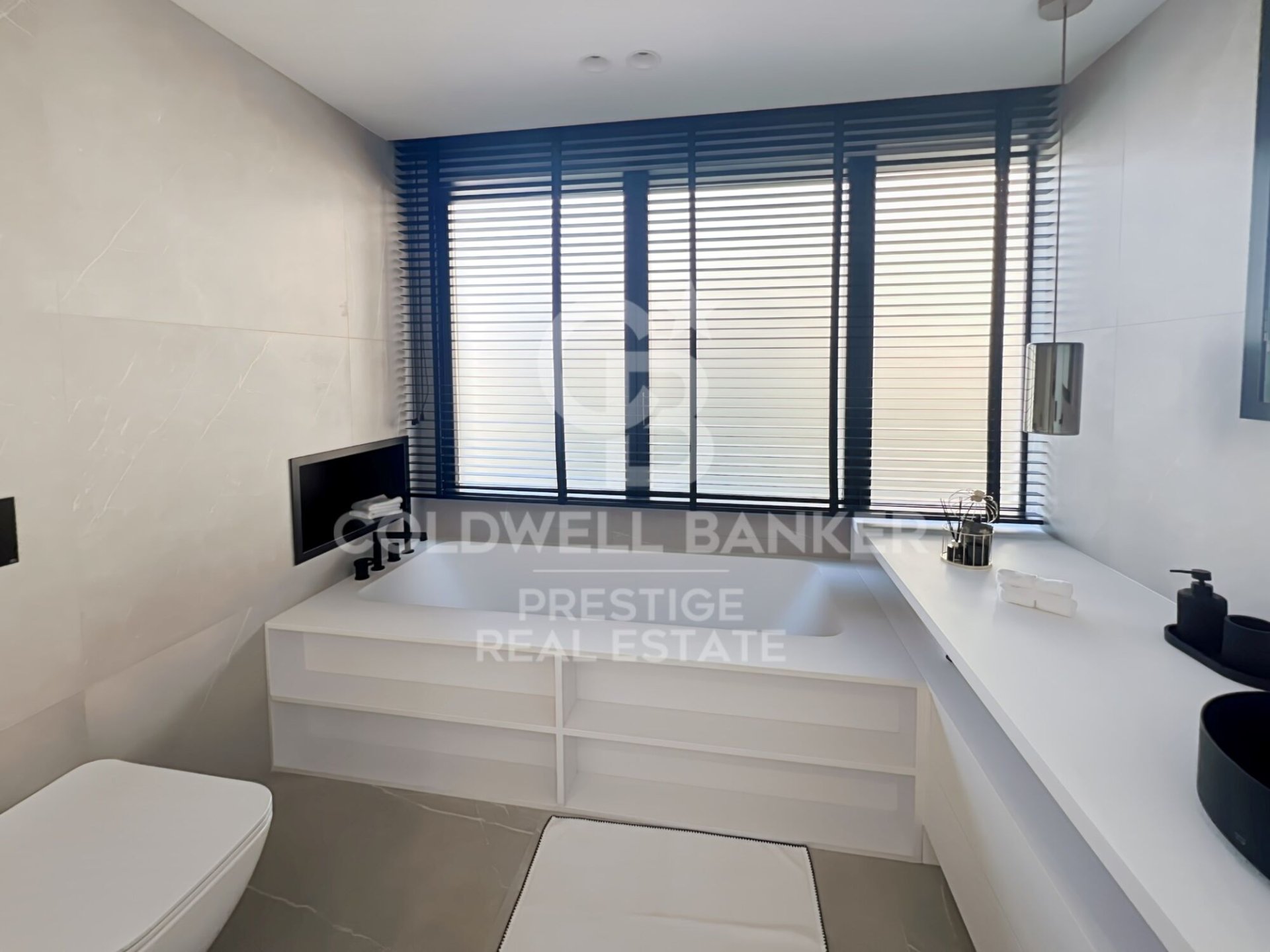 Apartamento en Barcelona, España 4 dormitorios, 350 m2 No. 160225