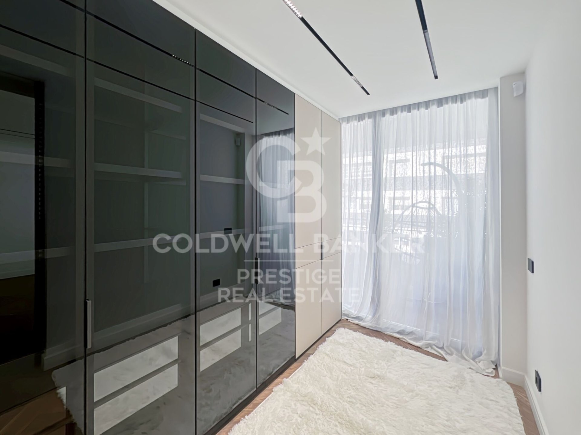 Apartamento en Barcelona, España 4 dormitorios, 350 m2 No. 160225