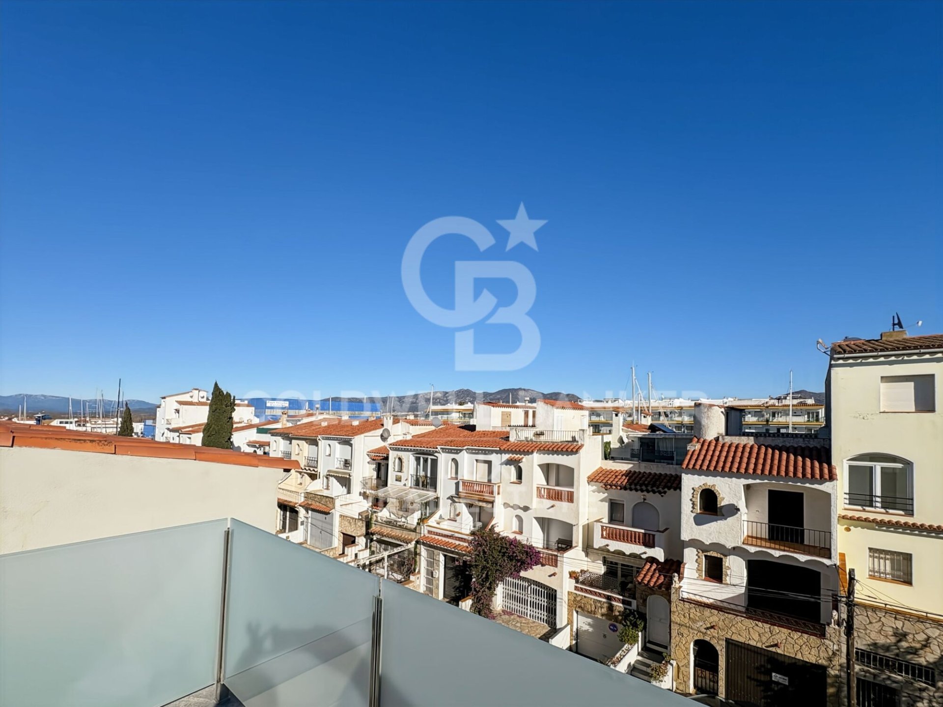 Hus i Empuriabrava, Girona, Spanien 3 sovrum, 172 kvm. Nr. 160227