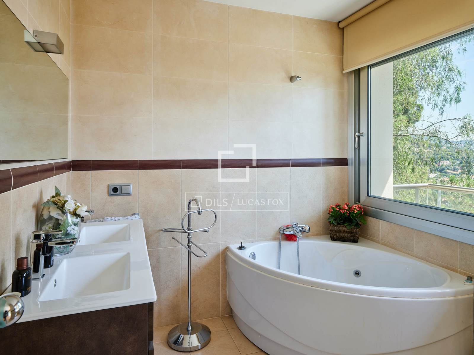 Villa a Premia De Dalt, Barcelona, Spagna 4 camere da letto, 460 mq. N° 150854