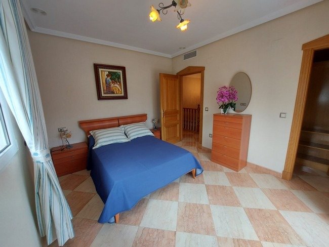 Villa in La Veleta, Alicante, Spain 5 bedrooms, 600 sq.m. No. 165088