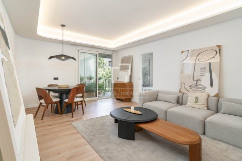 Apartament w Barcelona, Hiszpania 3 sypialnie, 100 mkw. nr 166801