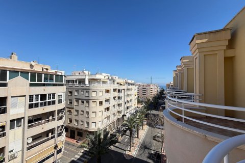 Apartment in Torrevieja, Alicante, Spain 2 bedrooms, 72 sq.m. No. 189671