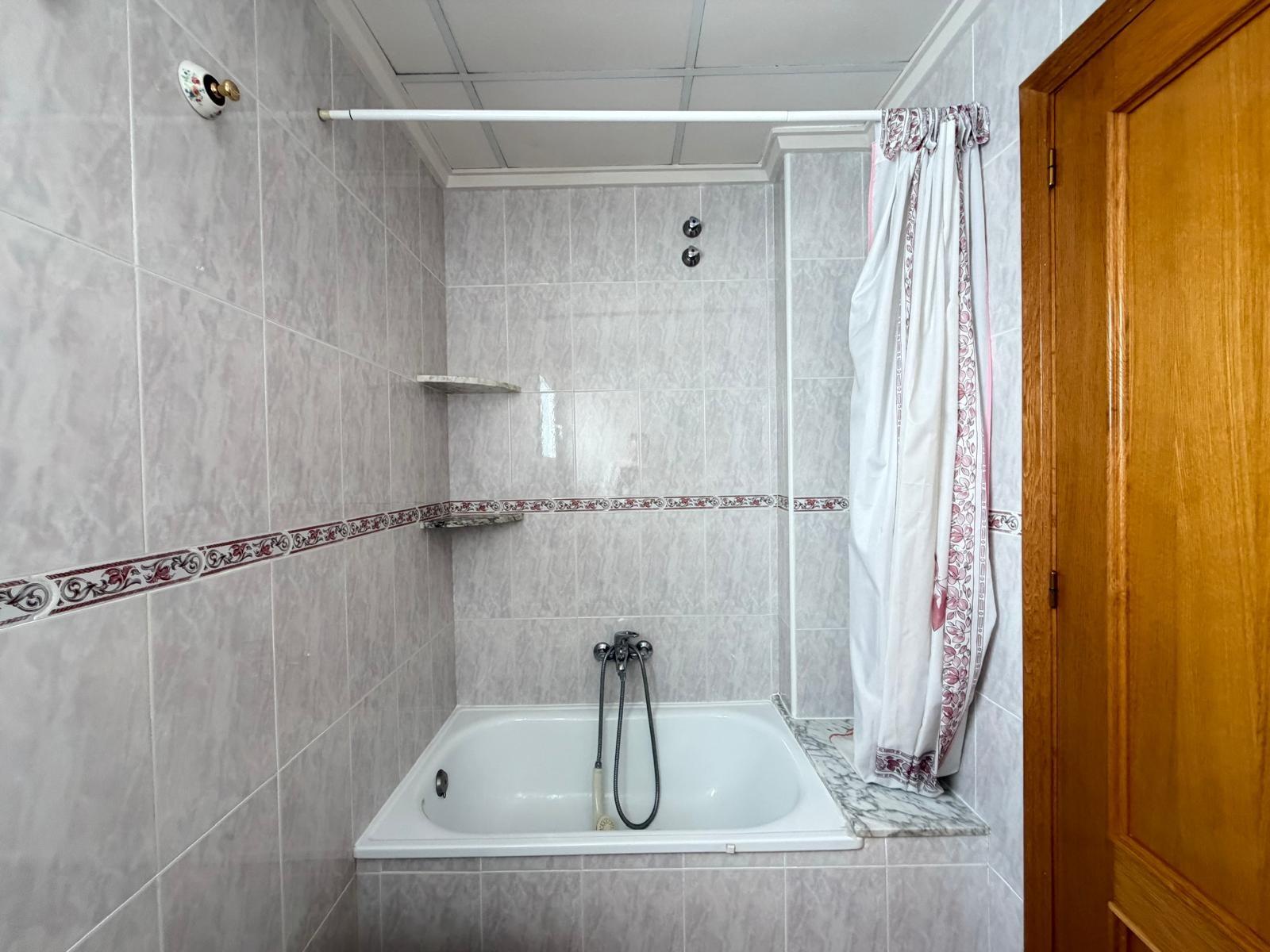 Appartamento a Torrevieja, Alicante, Spagna 2 camere da letto, 72 mq. N° 189671