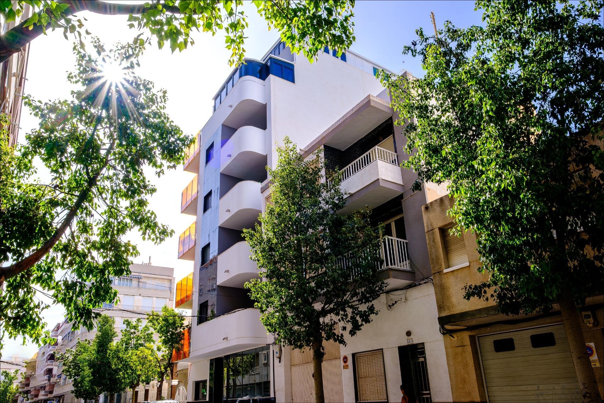 Apartamento en Torrevieja, Alicante, España 4 dormitorios,  No. 189676