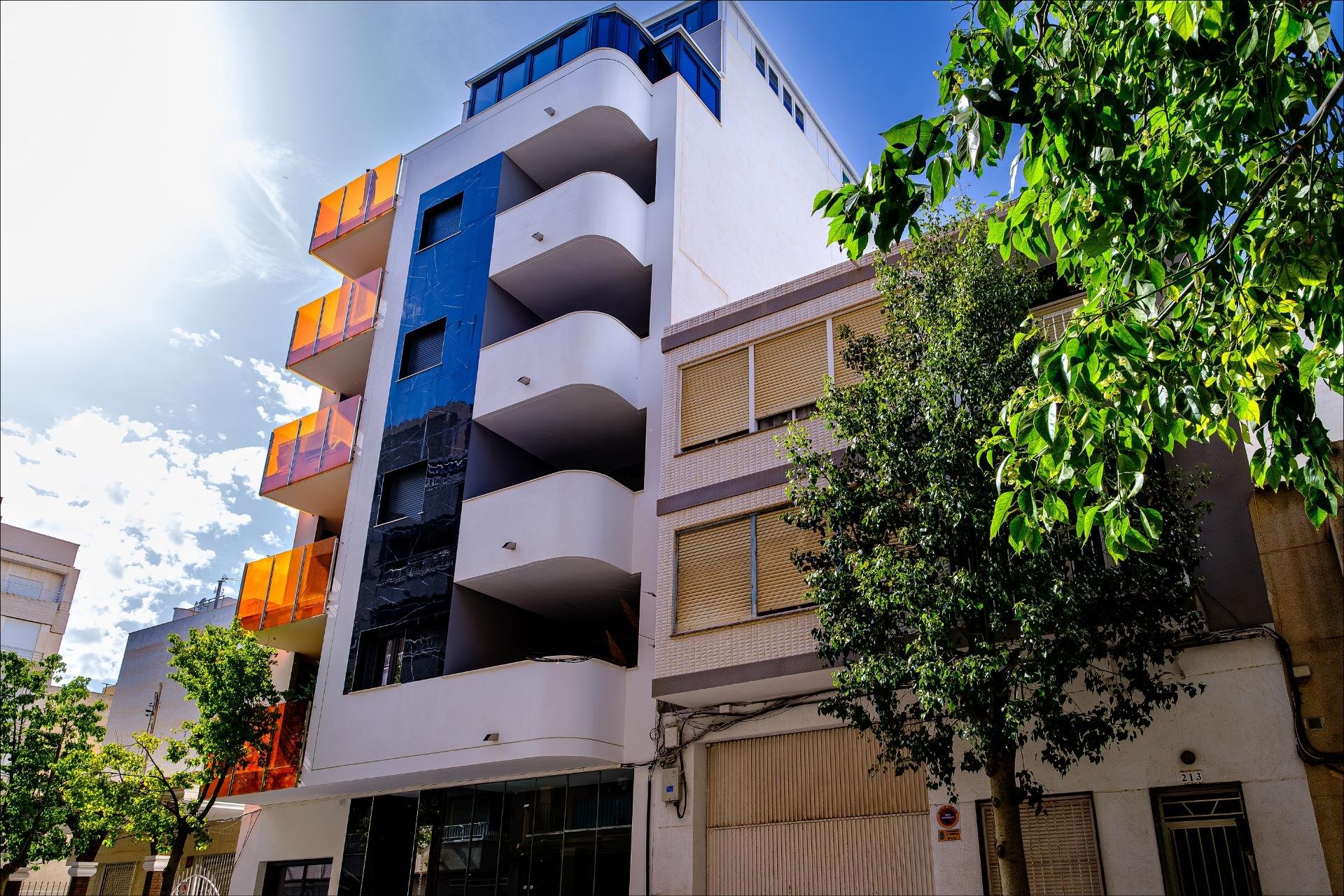 Apartamento en Torrevieja, Alicante, España 4 dormitorios,  No. 189676