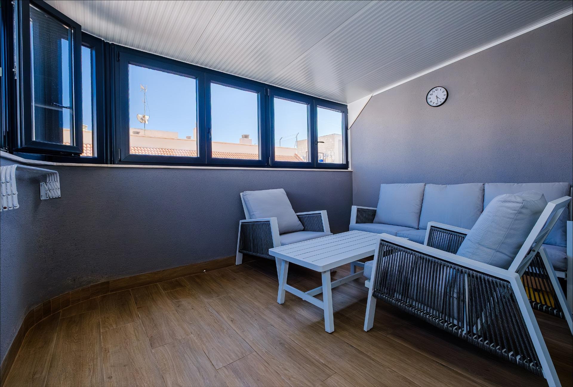 Apartamento en Torrevieja, Alicante, España 4 dormitorios,  No. 189676