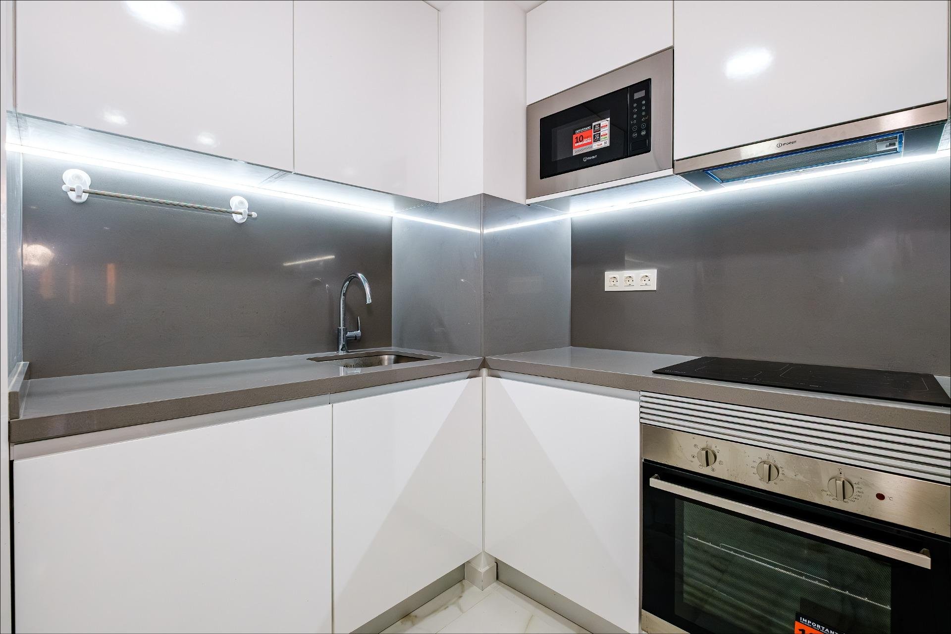 Apartamento en Torrevieja, Alicante, España 4 dormitorios,  No. 189676