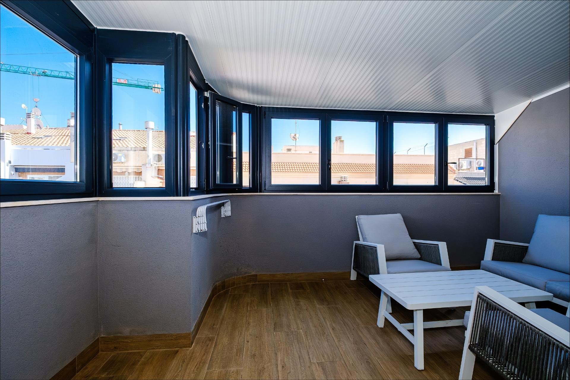 Apartamento en Torrevieja, Alicante, España 4 dormitorios,  No. 189676