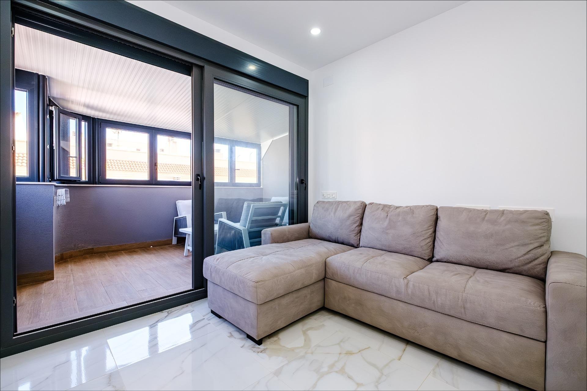 Apartamento en Torrevieja, Alicante, España 4 dormitorios,  No. 189676