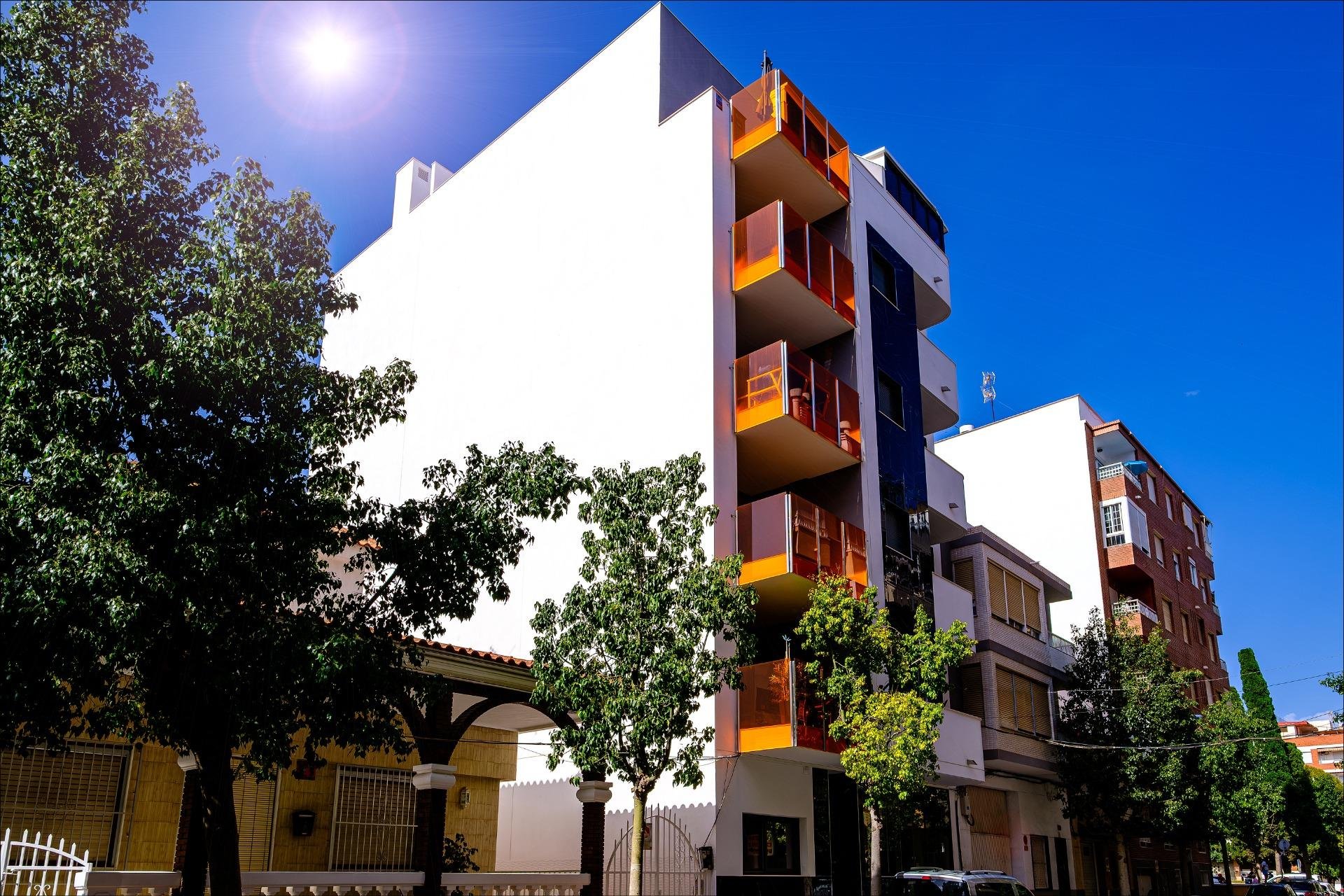 Apartamento en Torrevieja, Alicante, España 4 dormitorios,  No. 189676