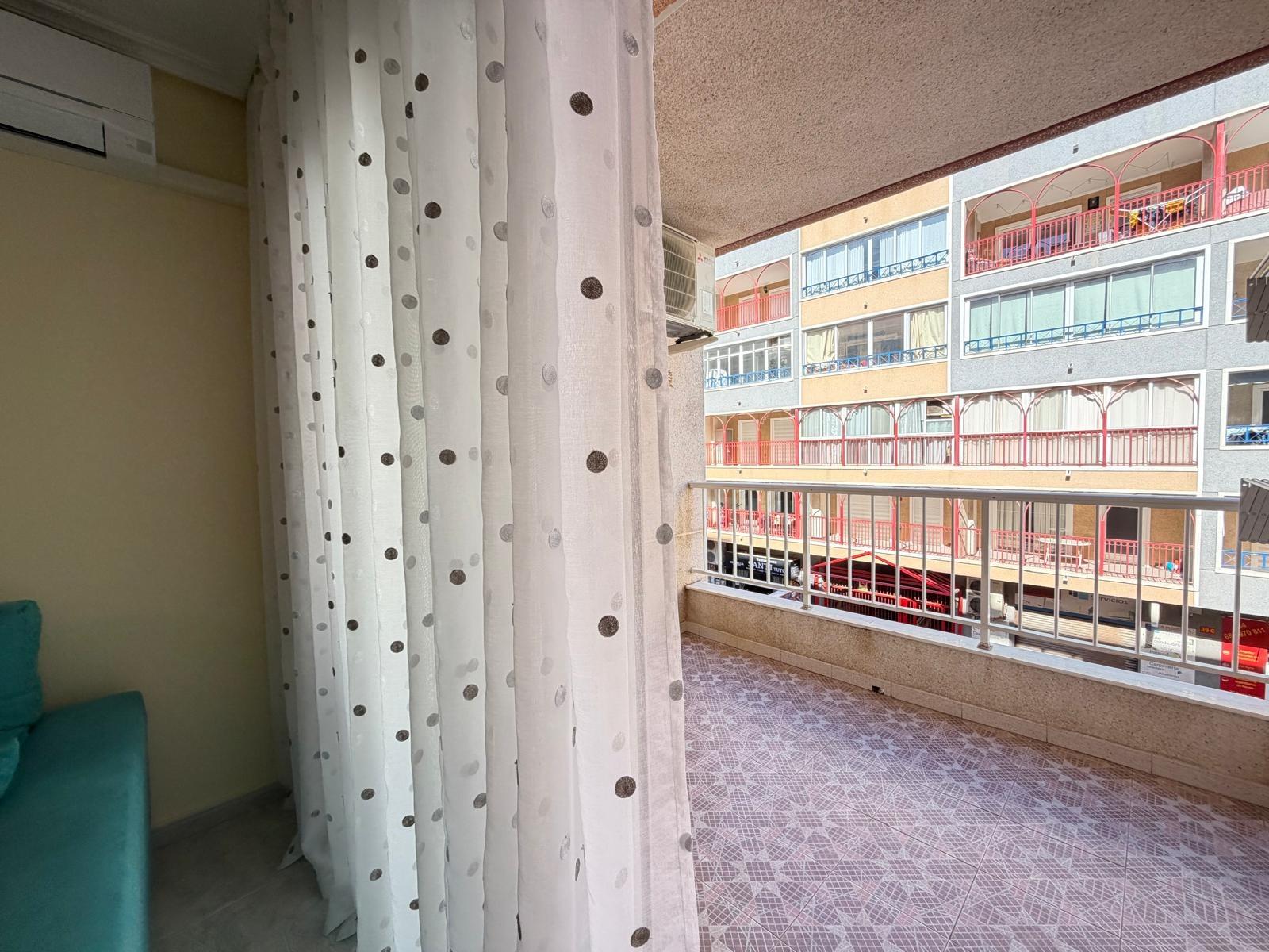 Appartamento a Torrevieja, Alicante, Spagna 3 camere da letto, 107 mq. N° 189670