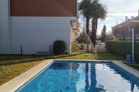 Talo Valladolid, Espanja 4 makuuhuonetta, 343 m2 No. 195084