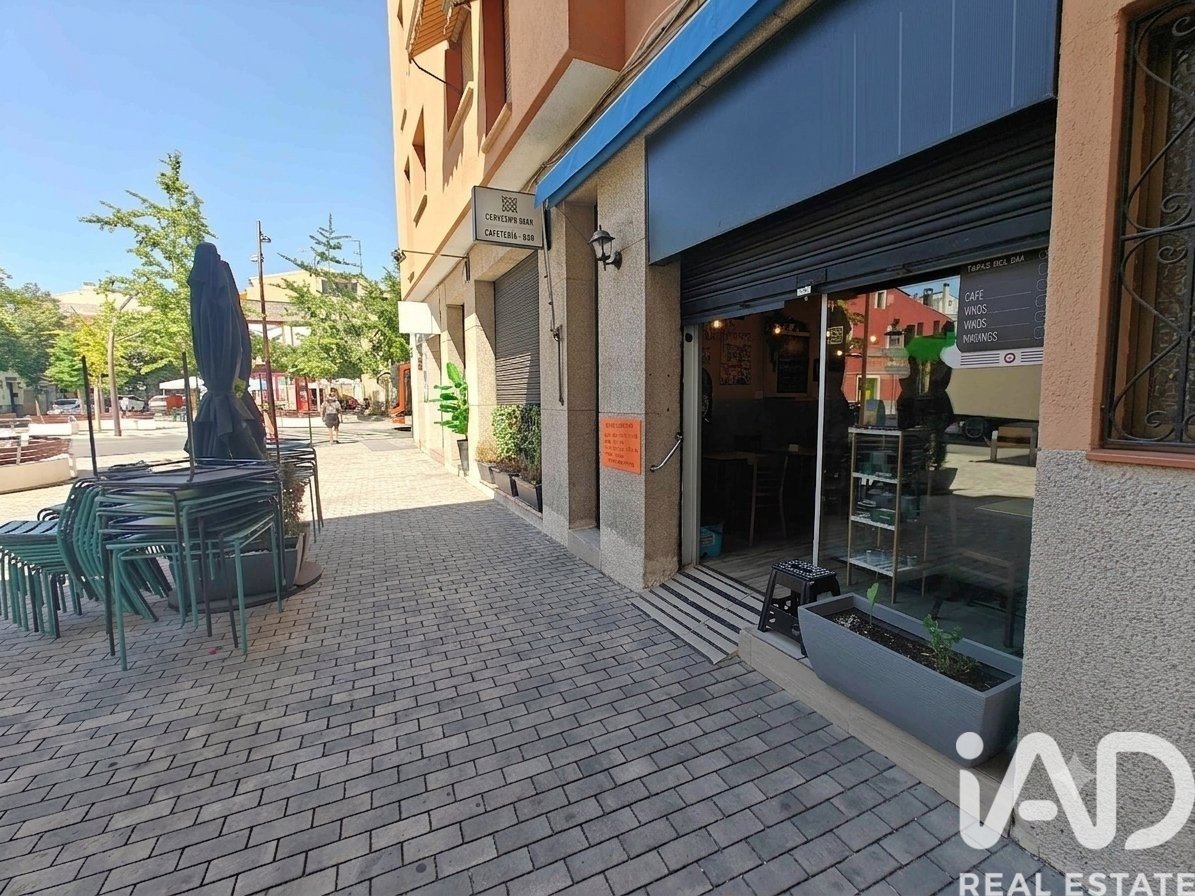 Bar en Cerdanyola del Vallès, Barcelona, España 66 m2 No. 188489