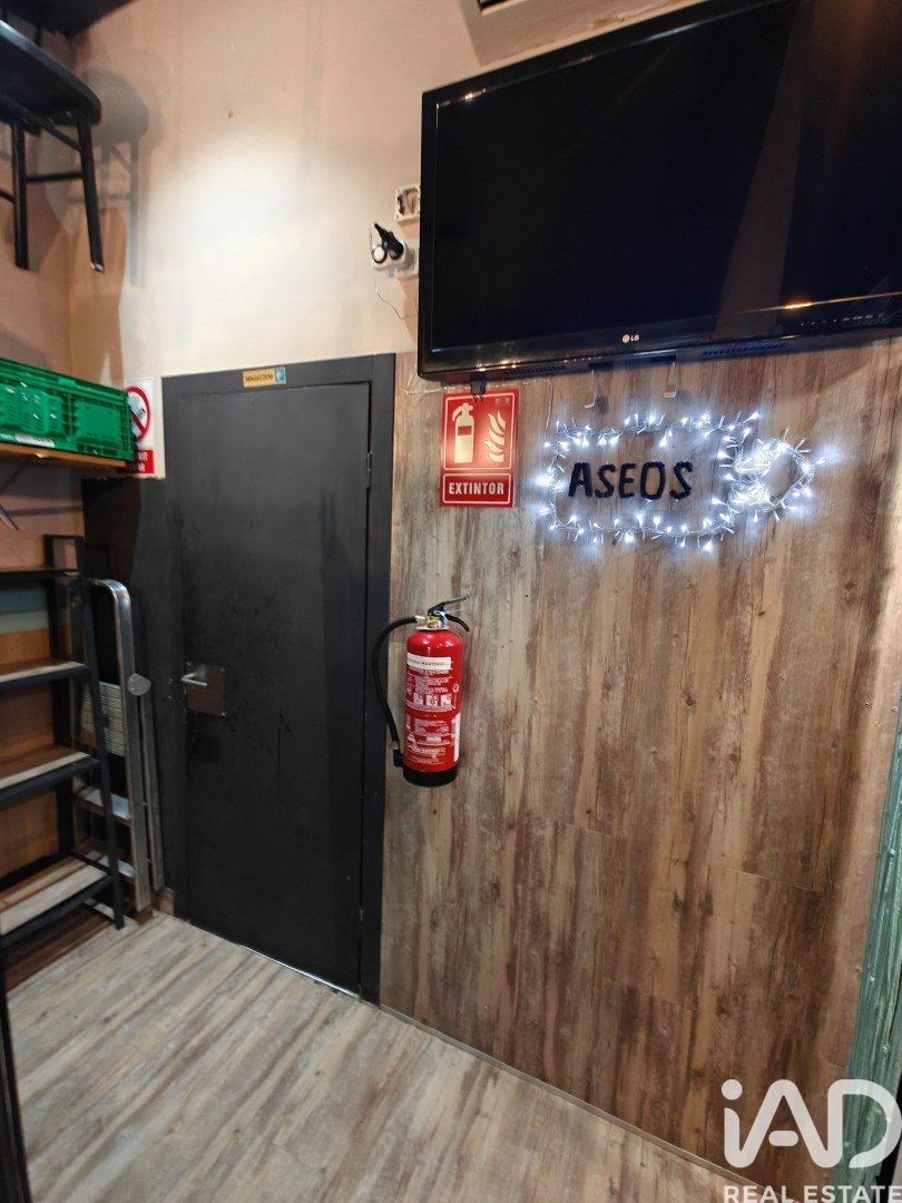 Bar en Cerdanyola del Vallès, Barcelona, España 66 m2 No. 188489