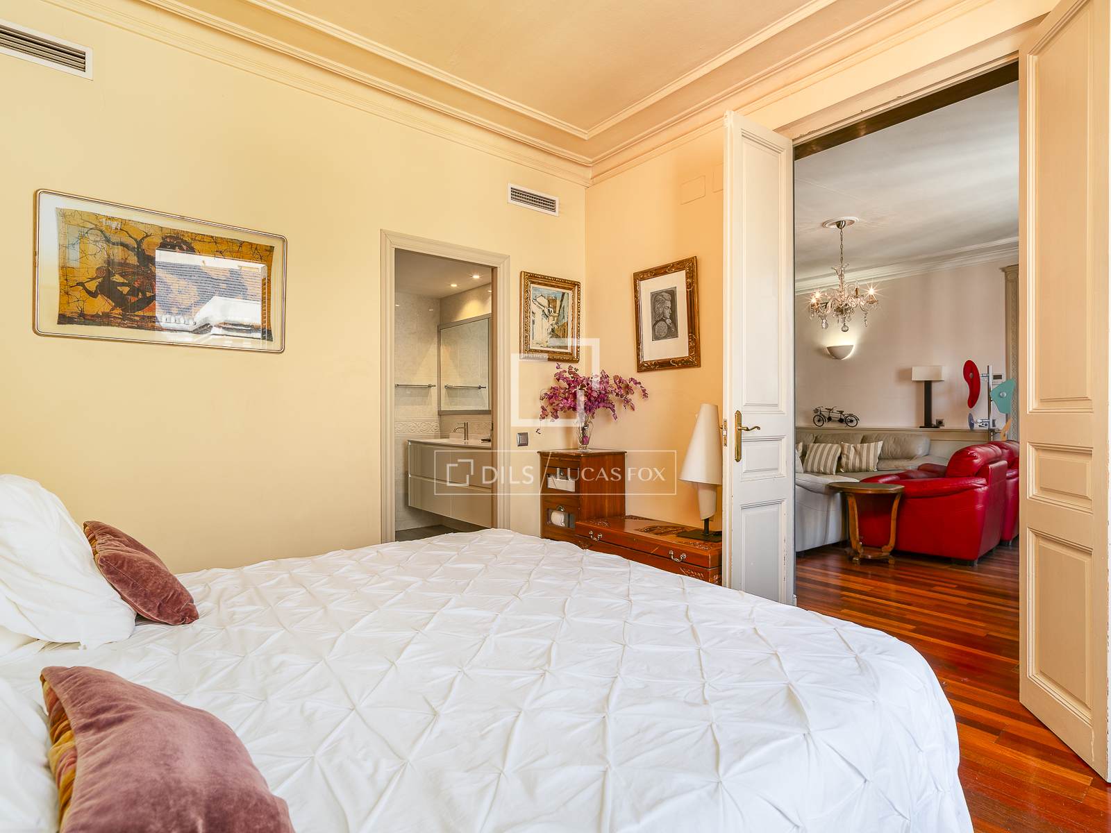 Apartment in Barcelona, Spain 3 bedrooms, 141 sq.m. No. 192574