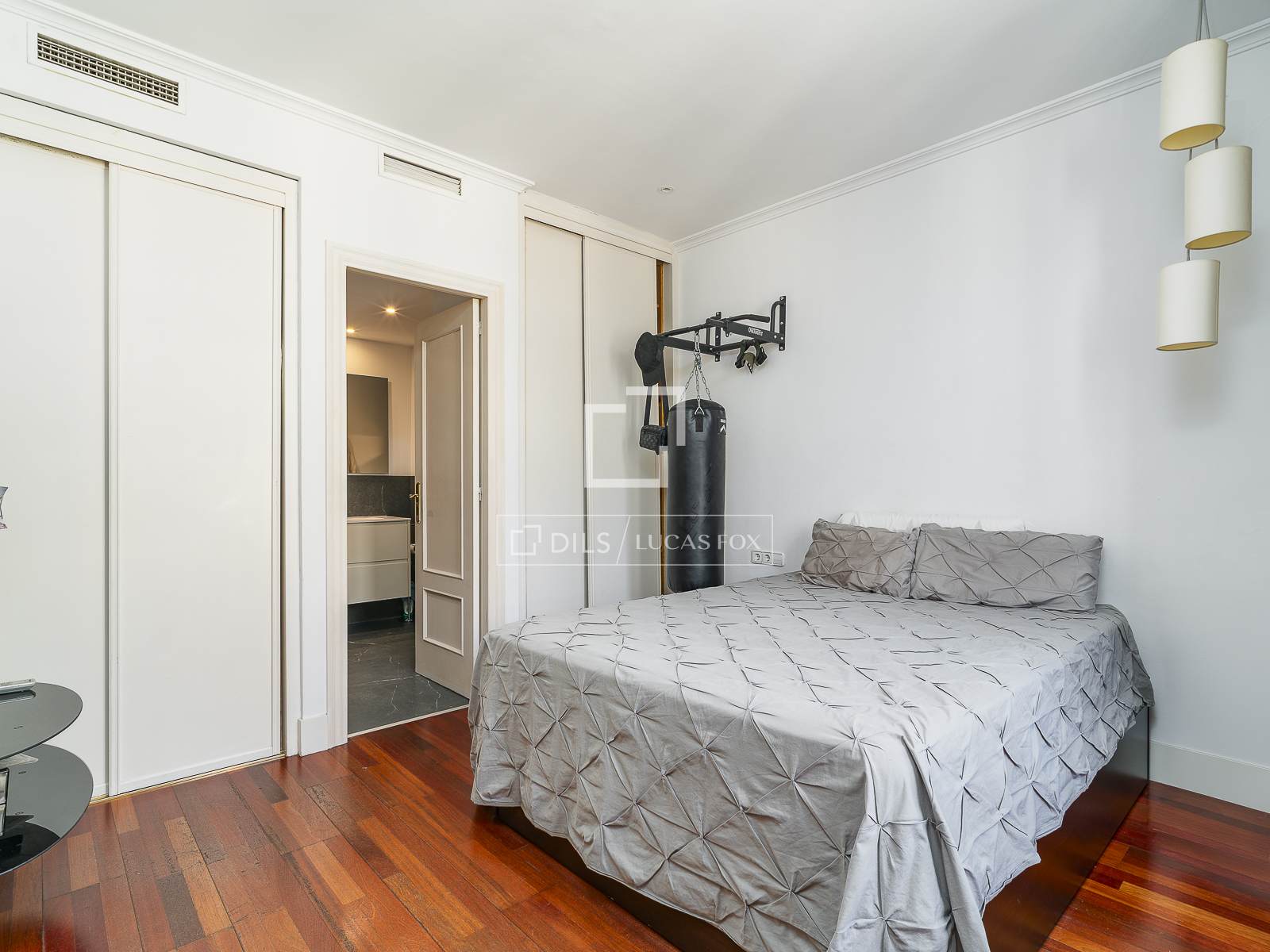 Apartment in Barcelona, Spain 3 bedrooms, 141 sq.m. No. 192574