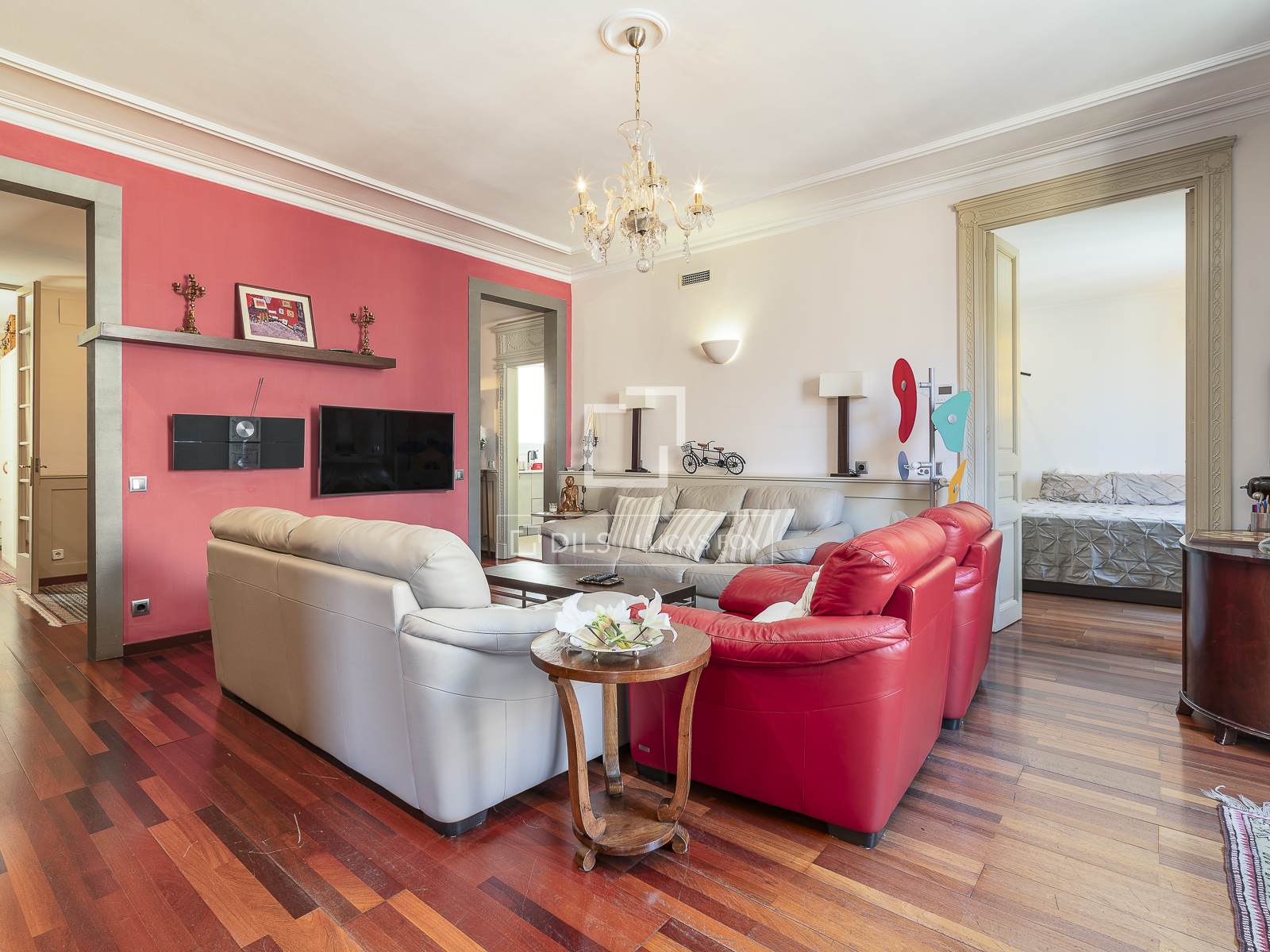 Apartment in Barcelona, Spain 3 bedrooms, 141 sq.m. No. 192574