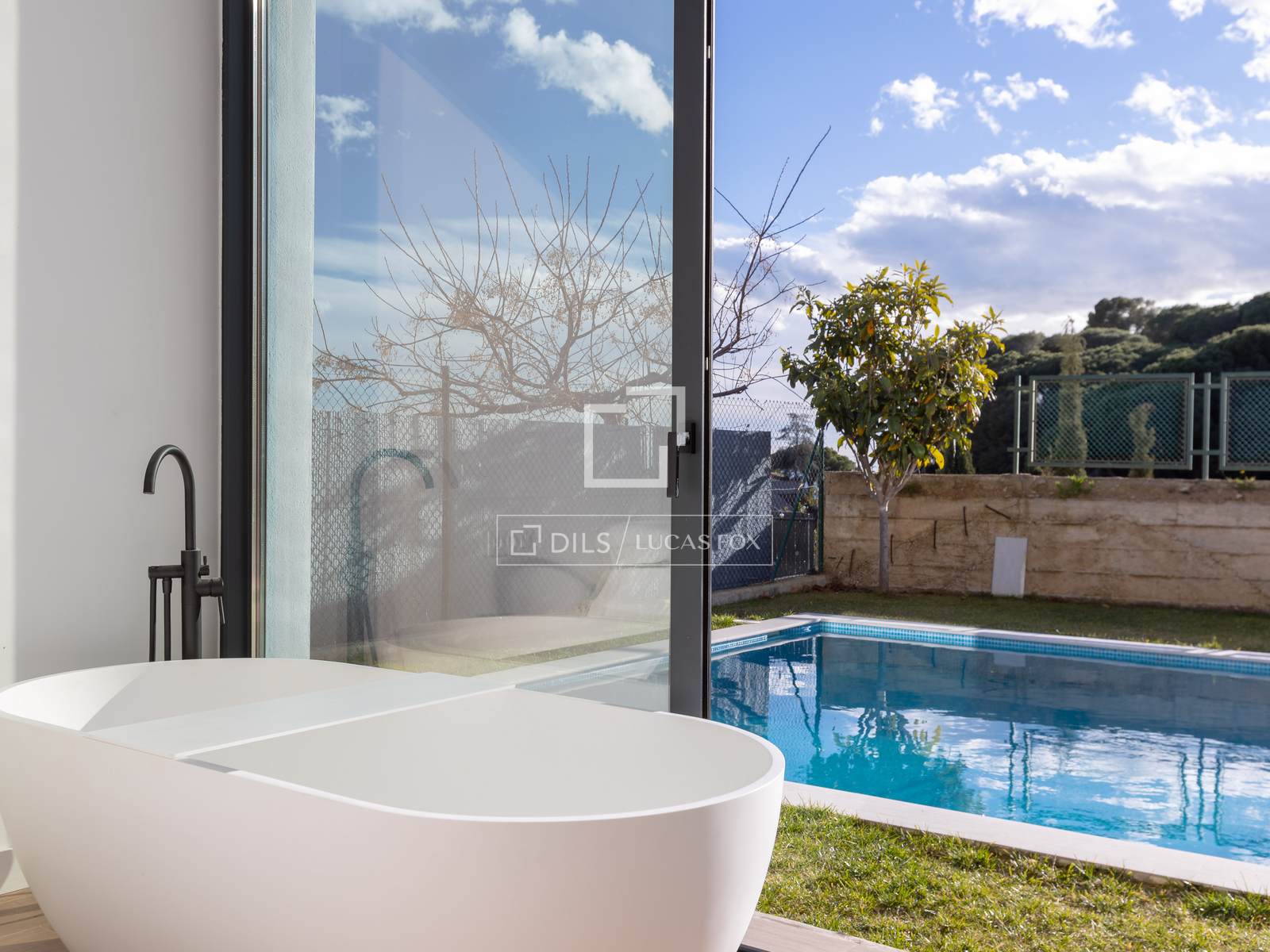 Villa in Premia De Dalt, Barcelona, Spain 6 bedrooms, 382 sq.m. No. 160814