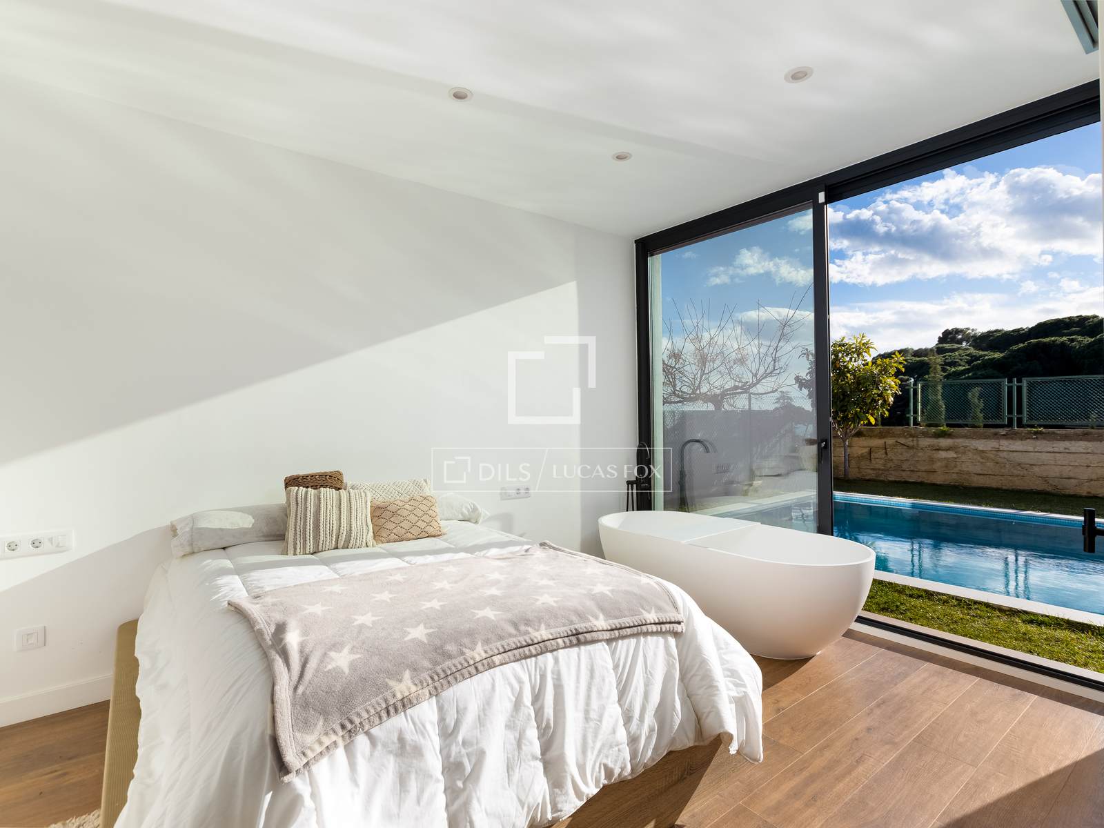 Villa in Premia De Dalt, Barcelona, Spain 6 bedrooms, 382 sq.m. No. 160814
