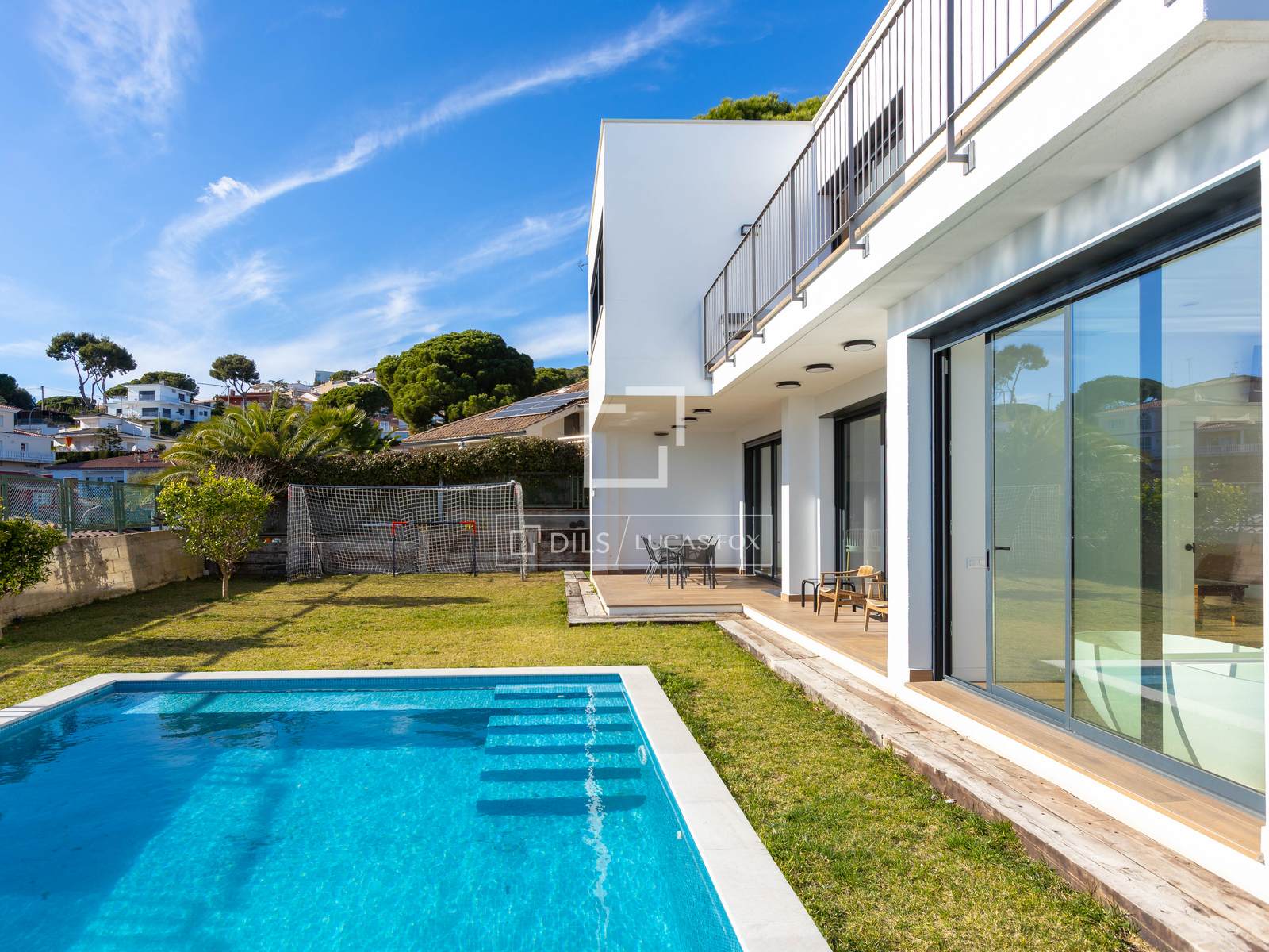 Villa in Premia De Dalt, Barcelona, Spain 6 bedrooms, 382 sq.m. No. 160814