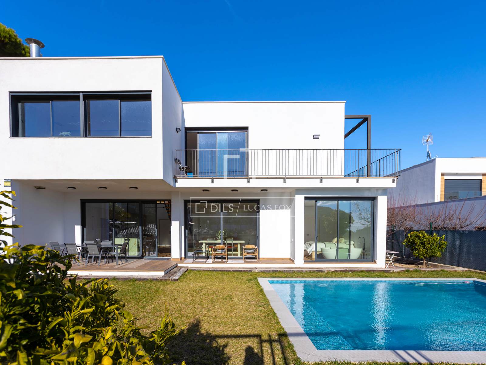 Villa in Premia De Dalt, Barcelona, Spain 6 bedrooms, 382 sq.m. No. 160814