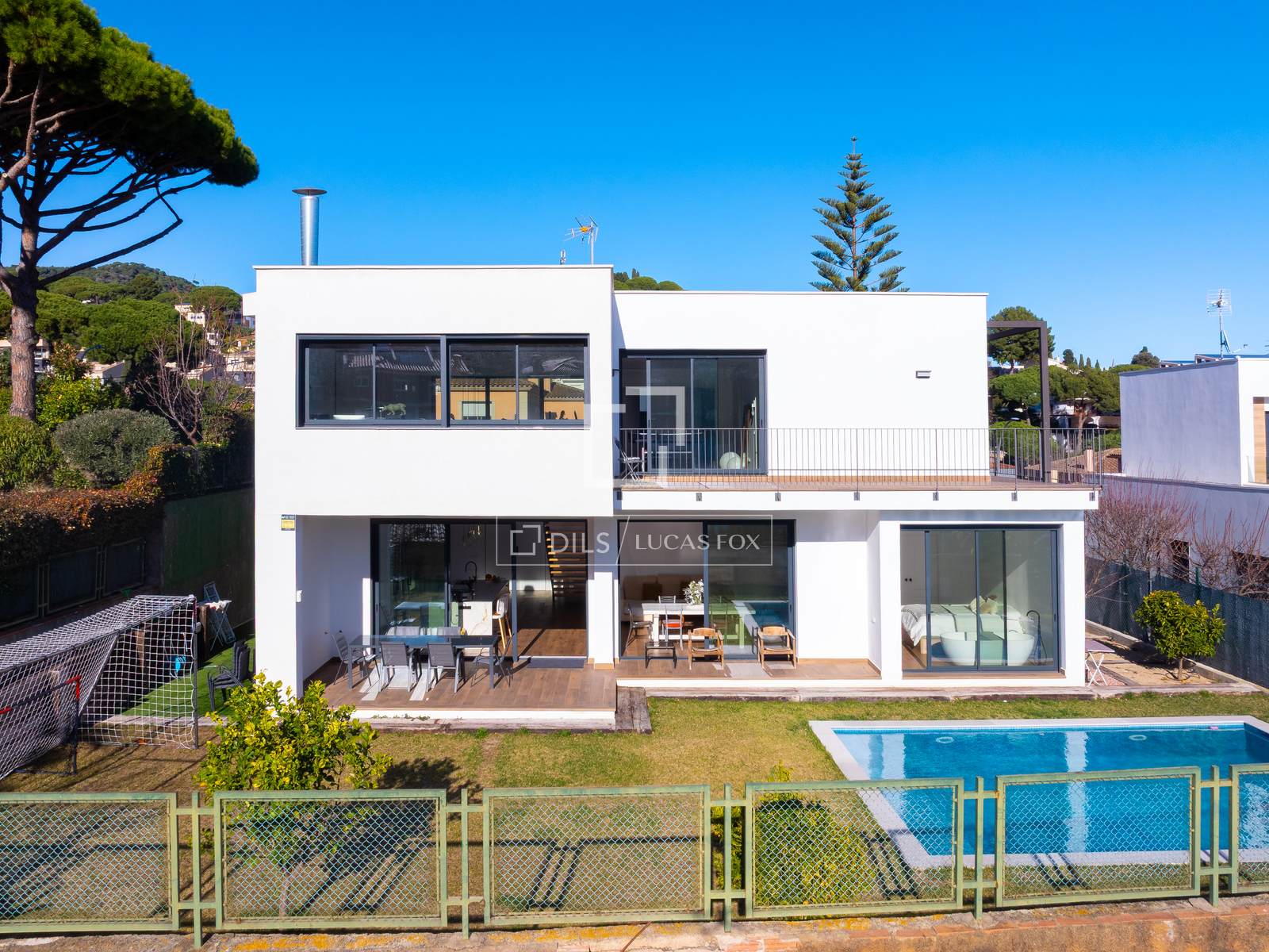 Villa in Premia De Dalt, Barcelona, Spain 6 bedrooms, 382 sq.m. No. 160814