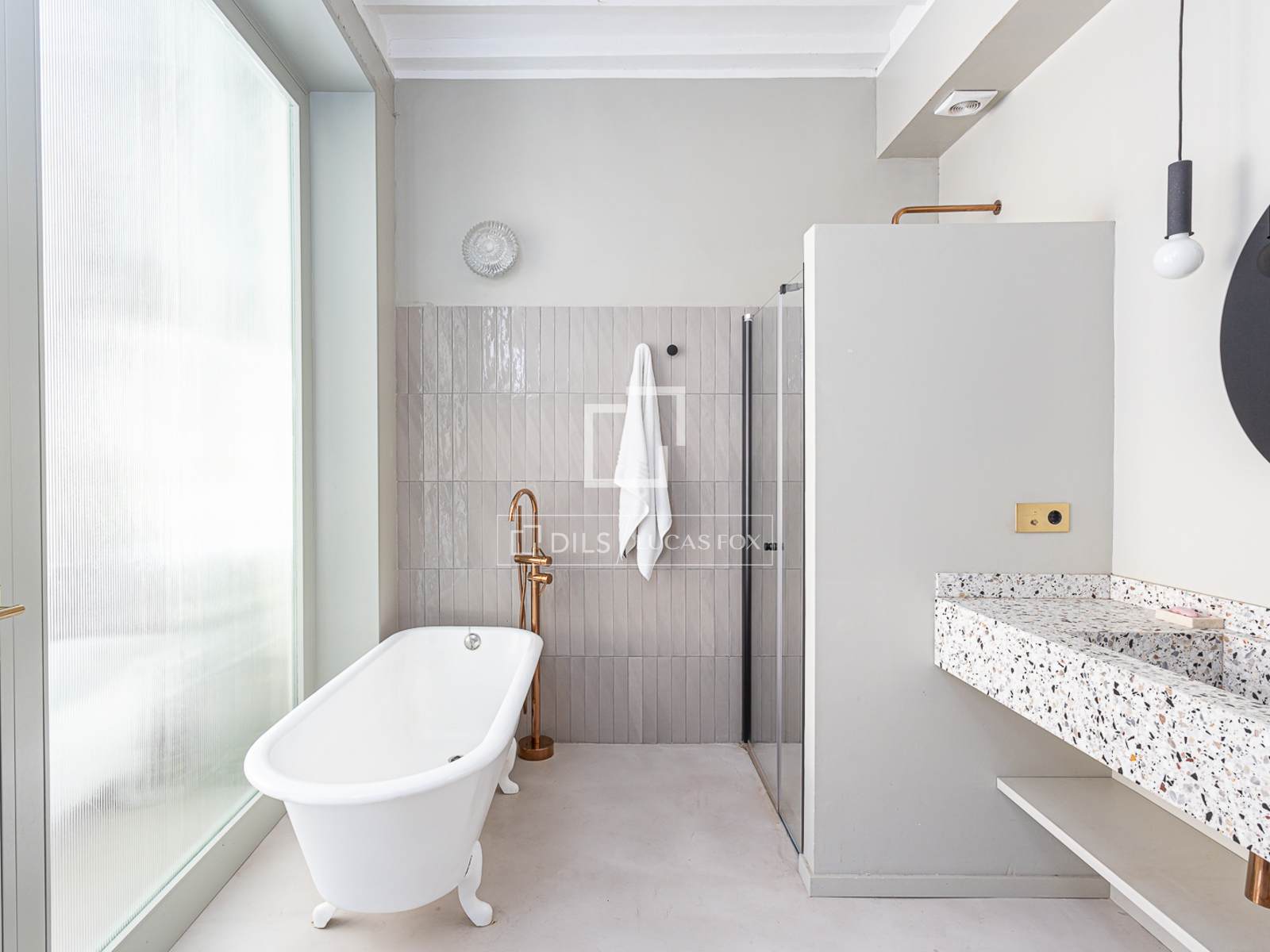 Apartamento en Barcelona, España 3 dormitorios, 178 m2 No. 160811