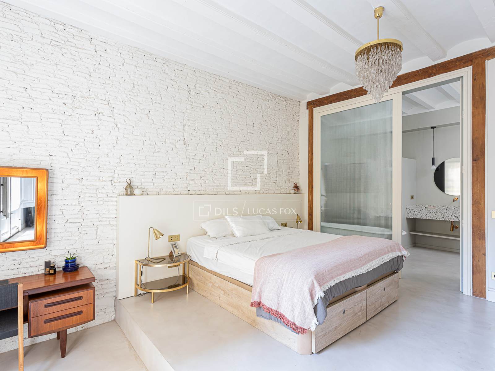 Apartamento en Barcelona, España 3 dormitorios, 178 m2 No. 160811