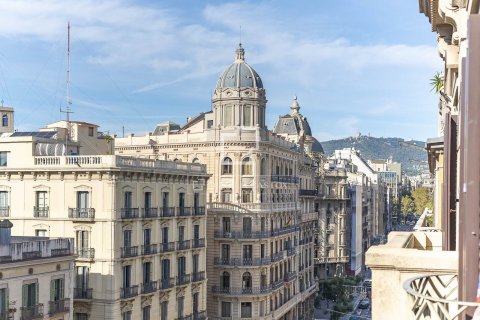 Apartamento en Barcelona, España 4 dormitorios, 137 m2 No. 160816