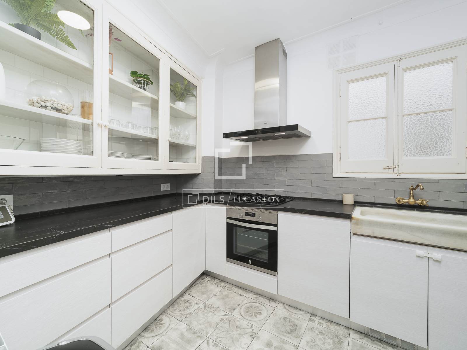 Квартира в Барселона, Испания 4 спальни, 137м2 №160816