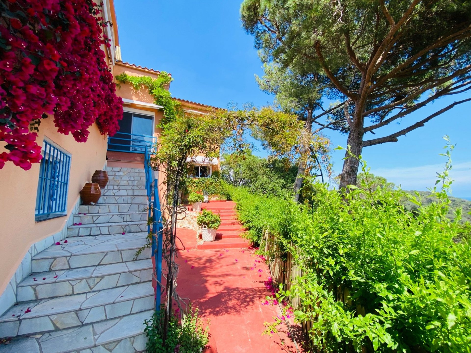 Hus i Tossa de Mar, Girona, Spanien 5 sovrum, 351 kvm. Nr. 73104