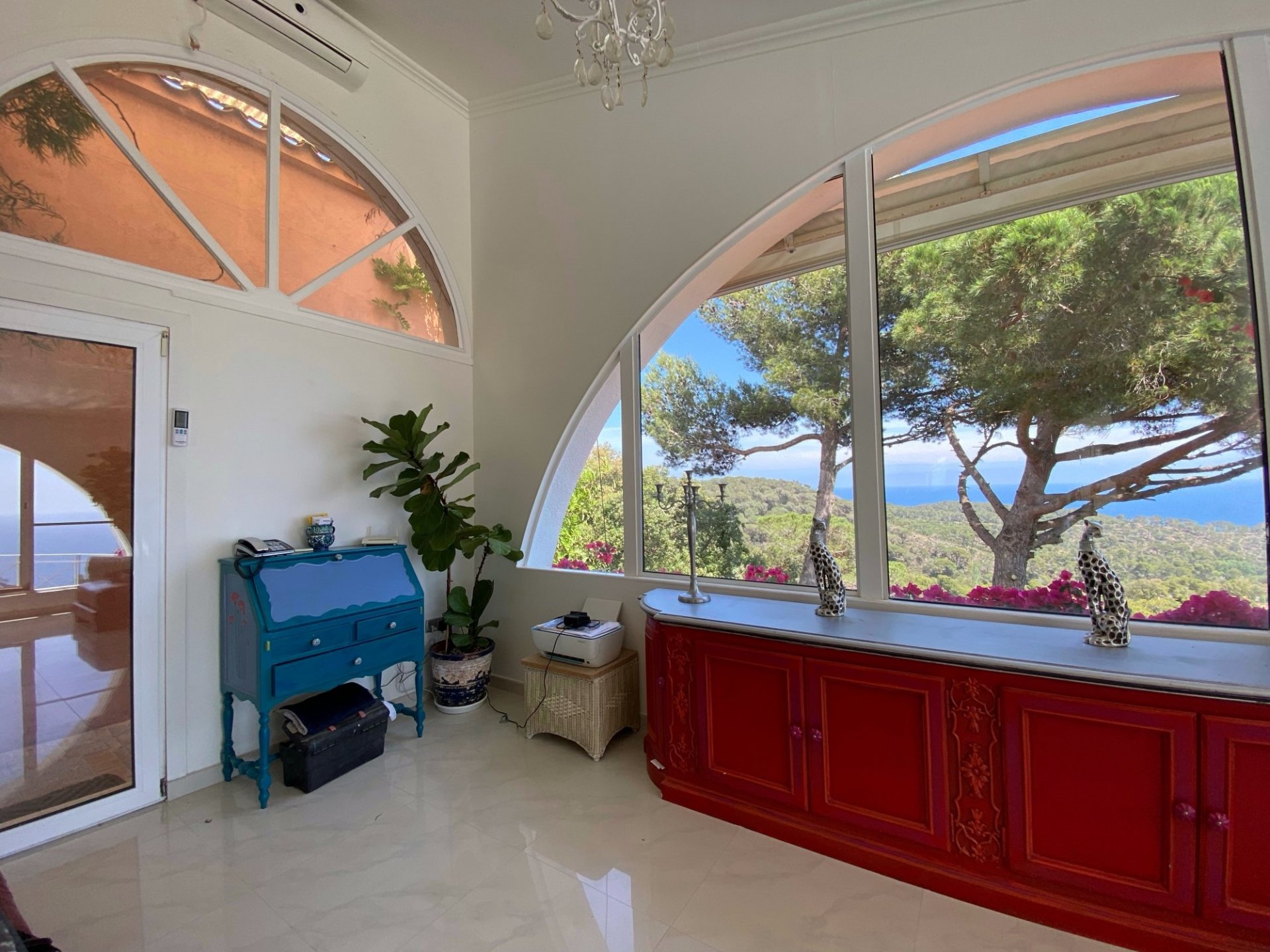 Hus i Tossa de Mar, Girona, Spanien 5 sovrum, 351 kvm. Nr. 73104