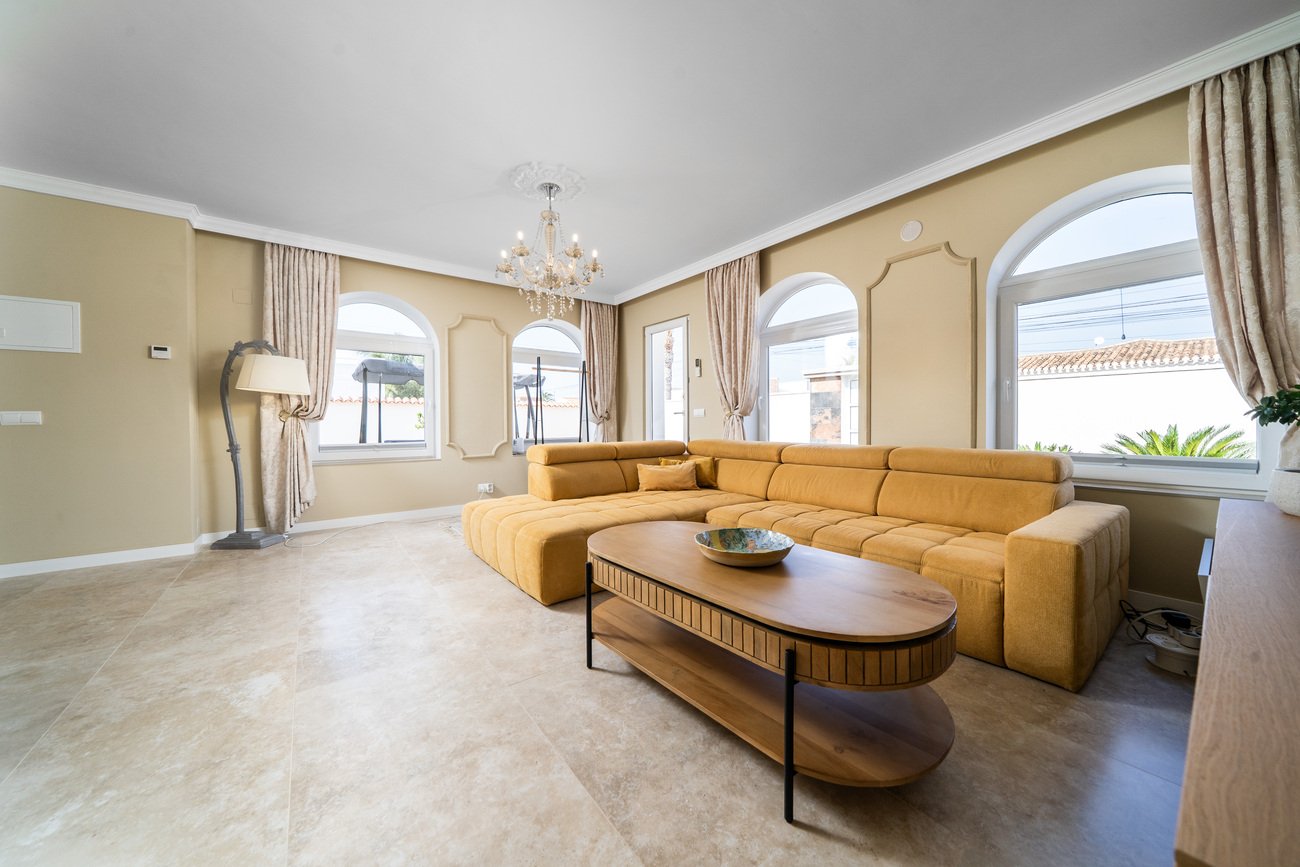 Villa in Torrevieja, Alicante, Spain 4 bedrooms, 201 sq.m. No. 138623