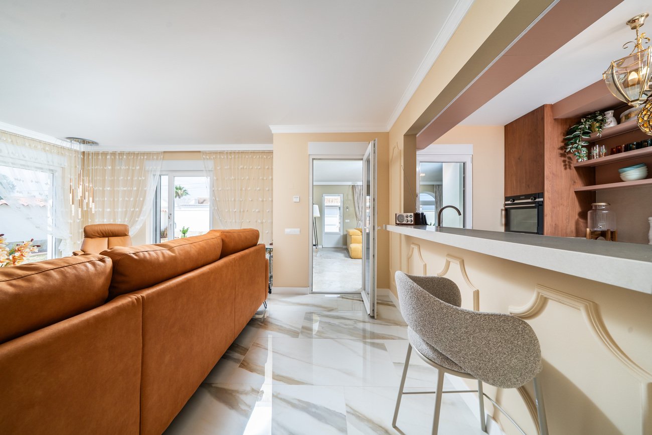 Villa in Torrevieja, Alicante, Spain 4 bedrooms, 201 sq.m. No. 138623