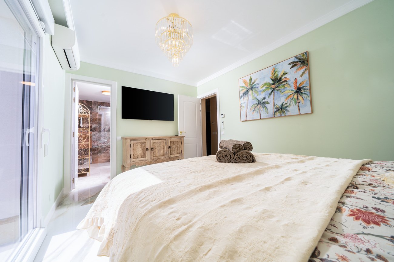 Villa in Torrevieja, Alicante, Spain 4 bedrooms, 201 sq.m. No. 138623