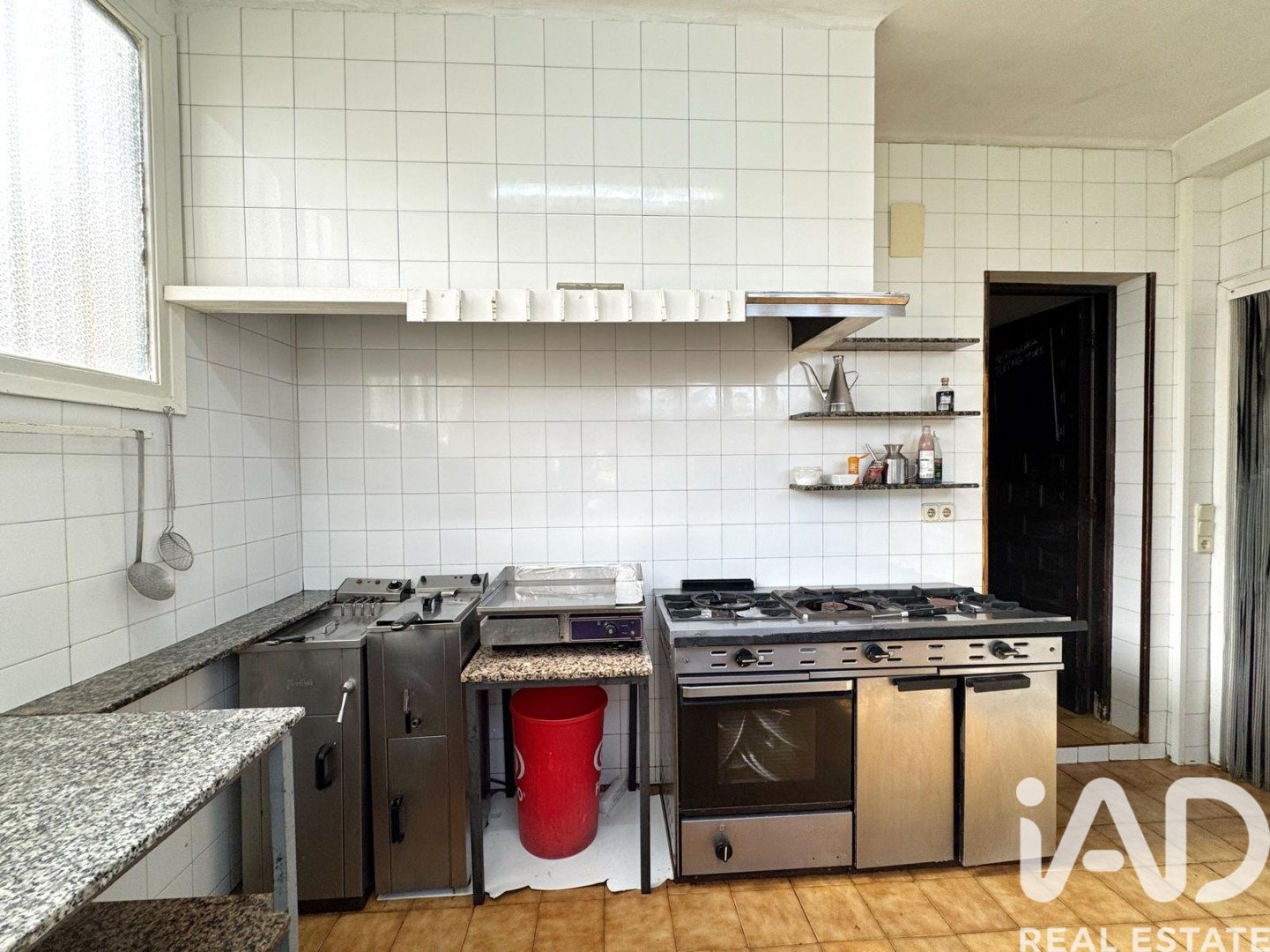 Commercial property in Mont-roig del Camp, Tarragona, Spain 3 bedrooms, 190 sq.m. No. 188176