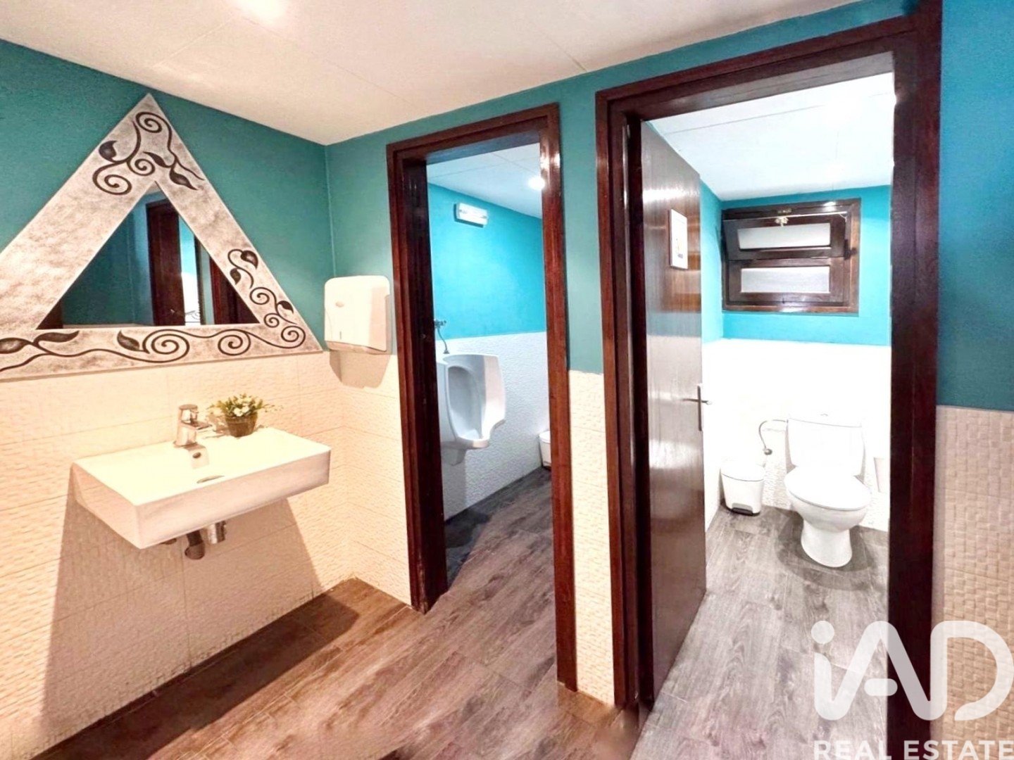 Commercial property in Mont-roig del Camp, Tarragona, Spain 3 bedrooms, 190 sq.m. No. 188176