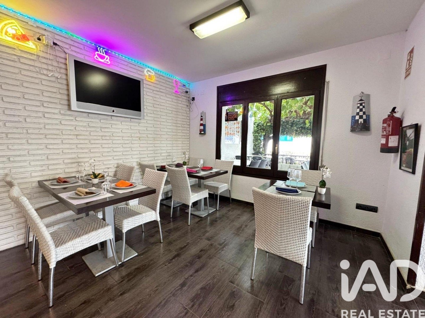 Commercial property in Mont-roig del Camp, Tarragona, Spain 3 bedrooms, 190 sq.m. No. 188176