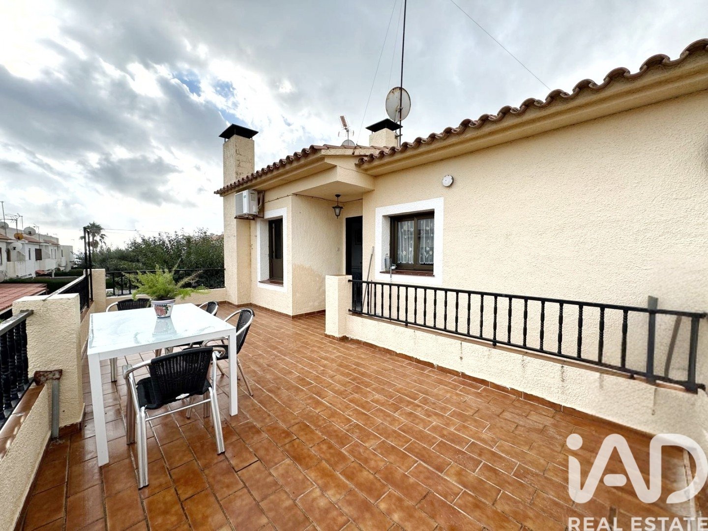 Commercial property in Mont-roig del Camp, Tarragona, Spain 3 bedrooms, 190 sq.m. No. 188176