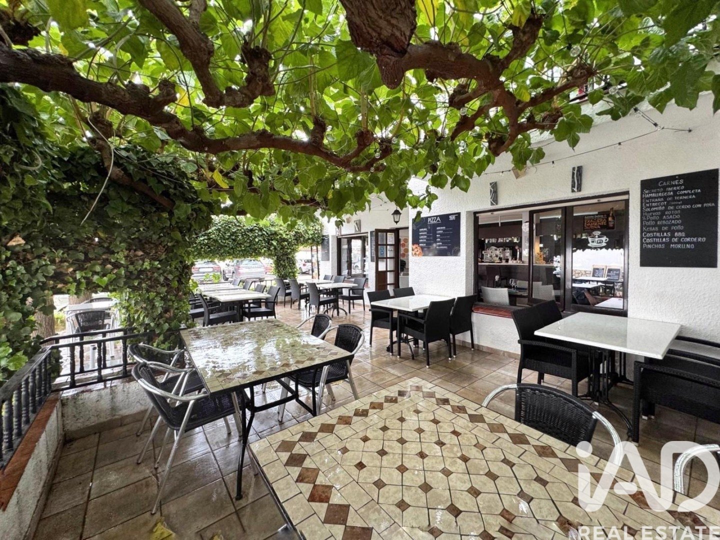 Commercial property in Mont-roig del Camp, Tarragona, Spain 3 bedrooms, 190 sq.m. No. 188176