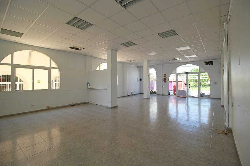 Propiedad comercial en La Zenia, Alicante, España 300 m2 No. 103550