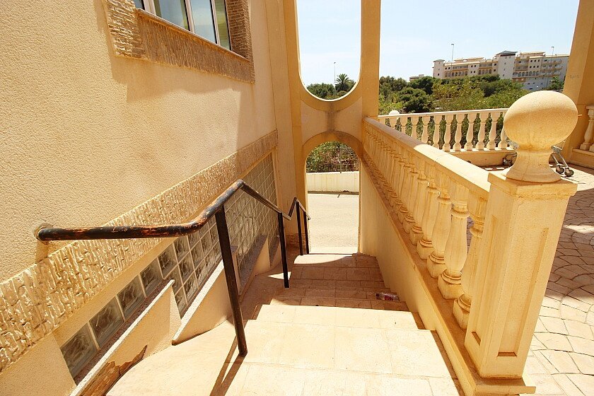 Propiedad comercial en La Zenia, Alicante, España 300 m2 No. 103550