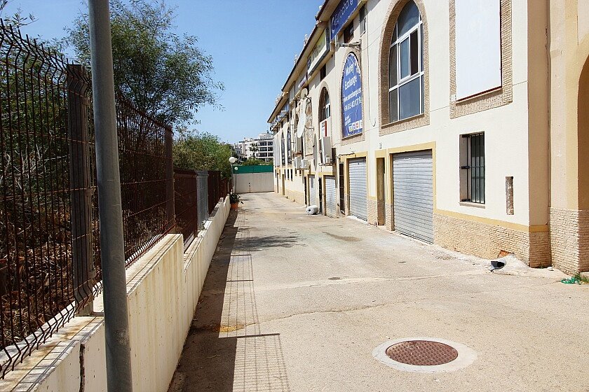 Propiedad comercial en La Zenia, Alicante, España 300 m2 No. 103550